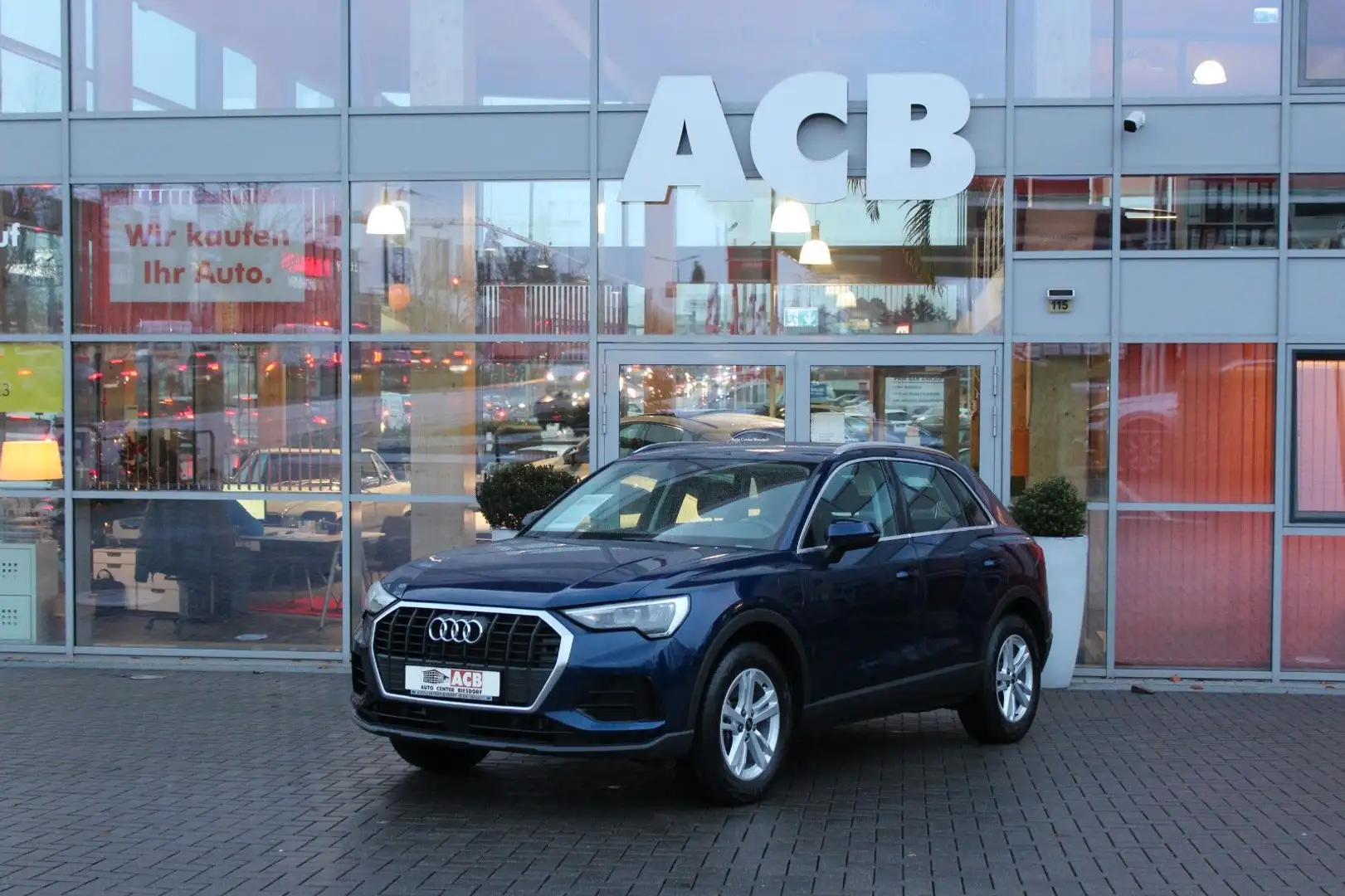 Audi Q3 45 TFSI e S-Tronic ACC LED Navi AHK AVC RFK Blau - 1