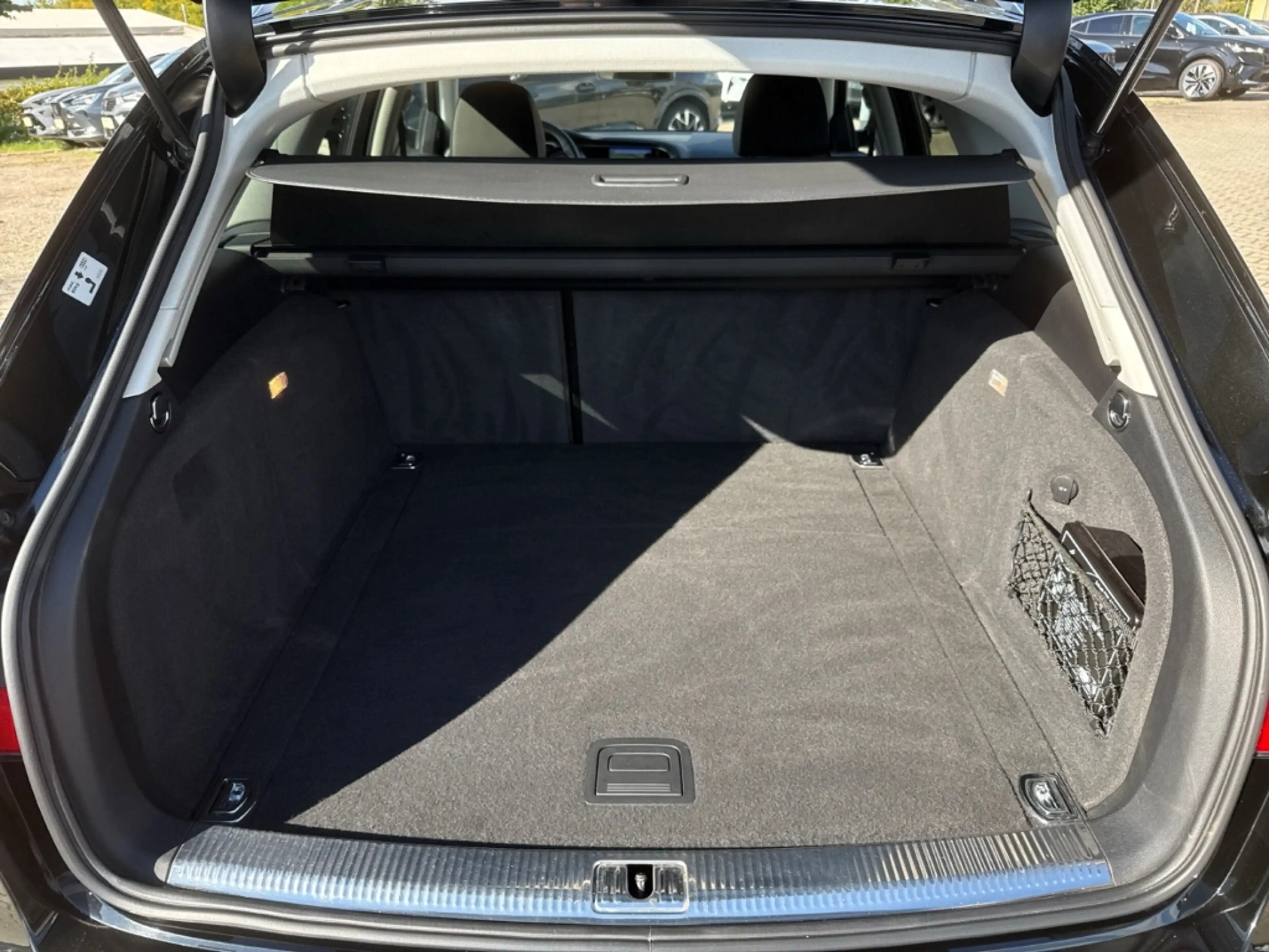 Audi A4 allroad AVANT 2.0 TDI QUATTRO XENON+AHK+SHZ — photo 12
