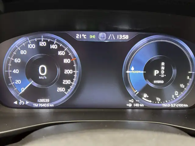 Volvo XC40 view 27