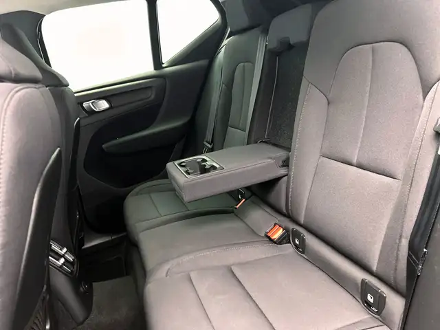 Volvo XC40 view 30