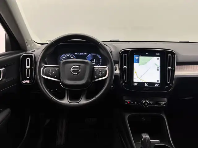Volvo XC40 view 17