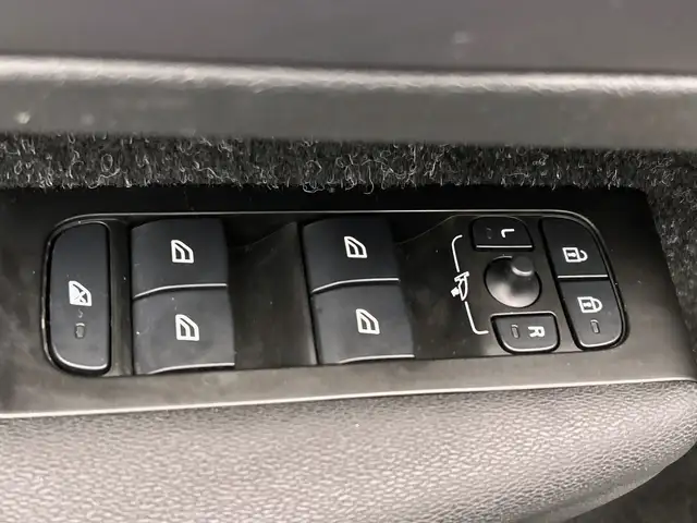 Volvo XC40 view 23