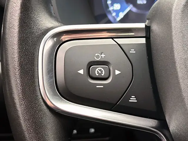 Volvo XC40 view 15