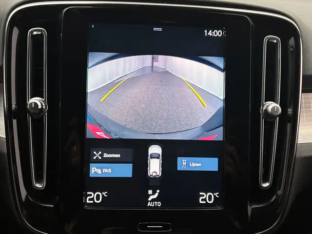 Volvo XC40 view 22