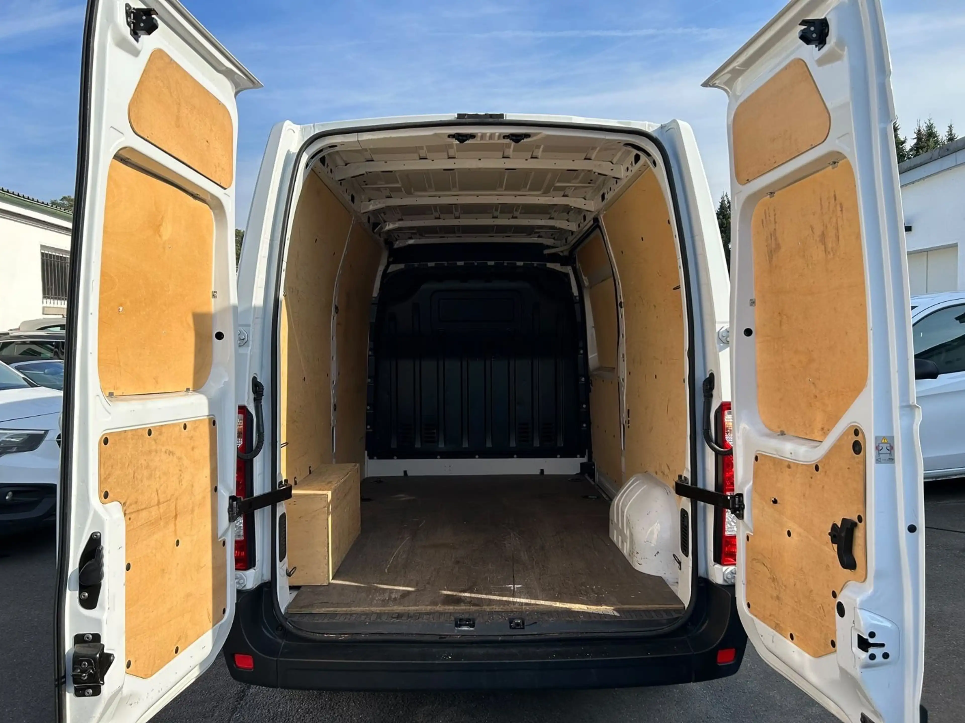 Renault Master III Kasten L2H2 HKa 3,5t — photo 13