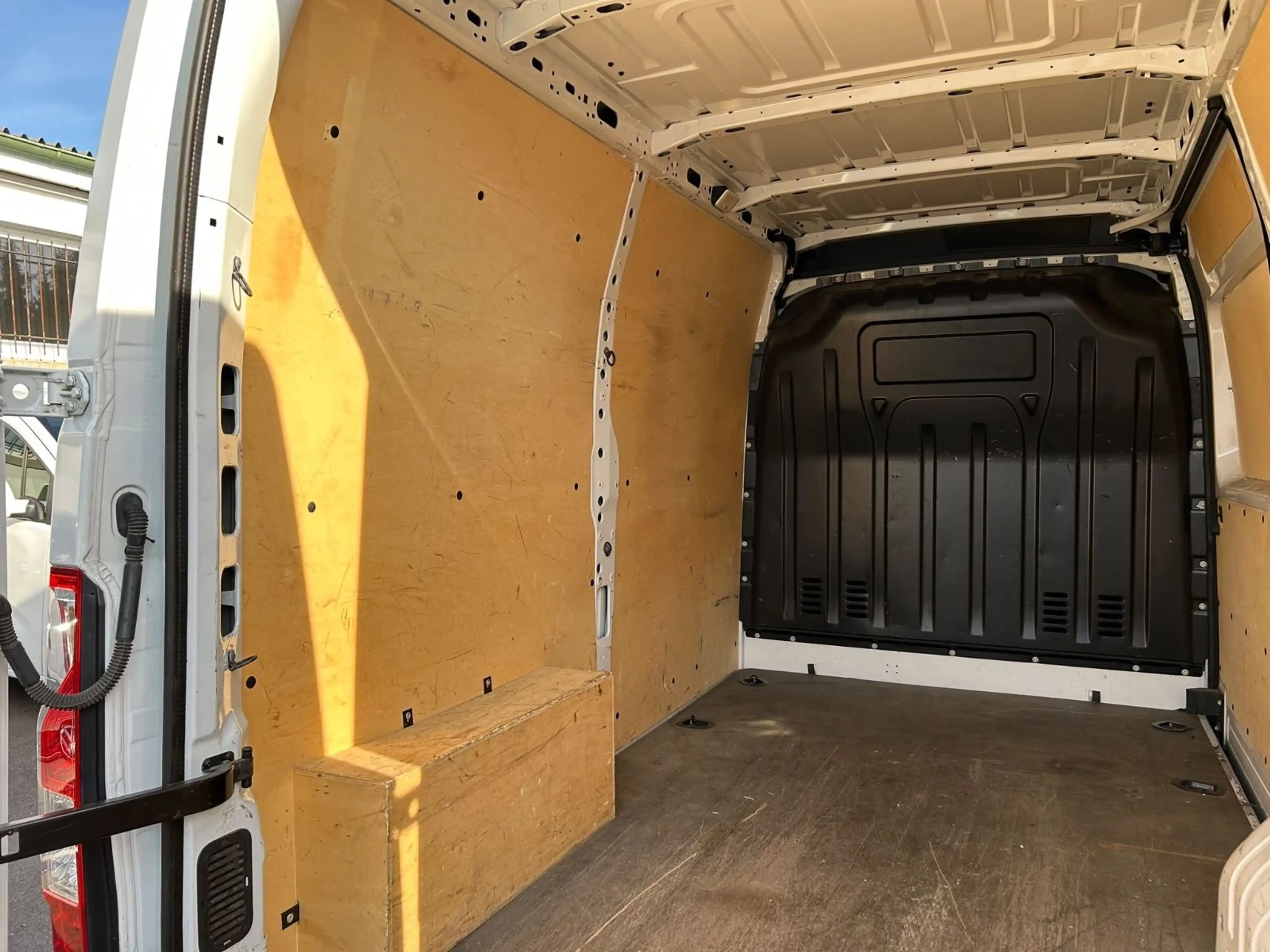 Renault Master III Kasten L2H2 HKa 3,5t — photo 15