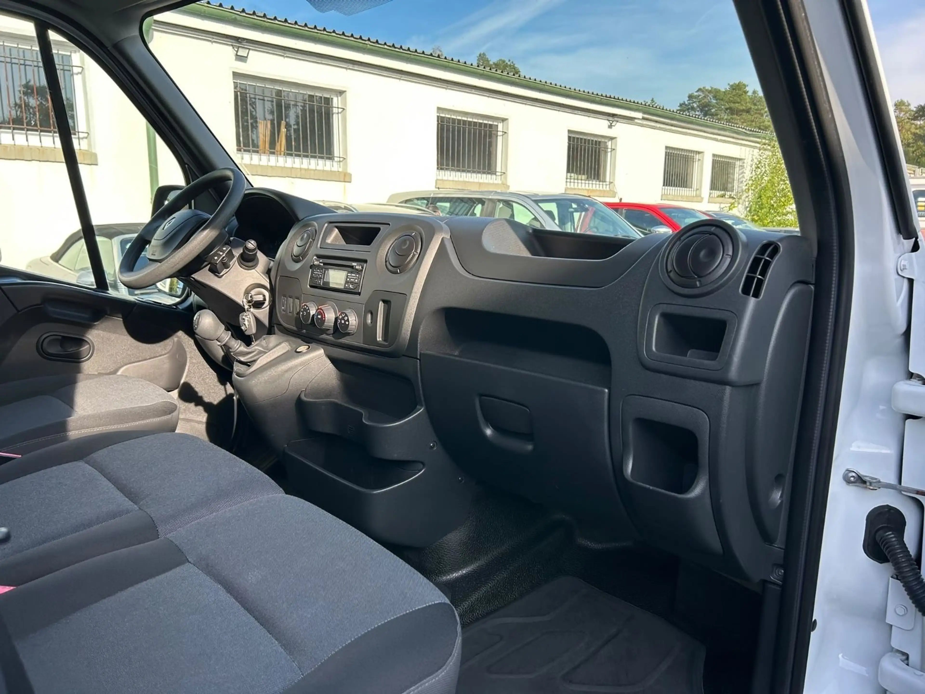 Renault Master III Kasten L2H2 HKa 3,5t — photo 9