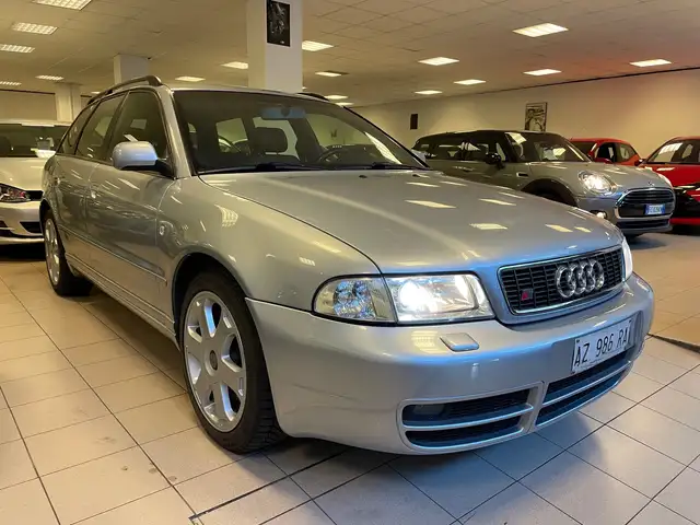 Audi S4 Avant 2.7 quattro book service audi