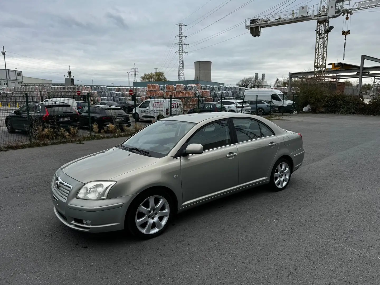 Toyota Avensis Avensis 2.0i VVT-i AIRCO DIGITAL JANTE ALUMINIUM Gris - 1