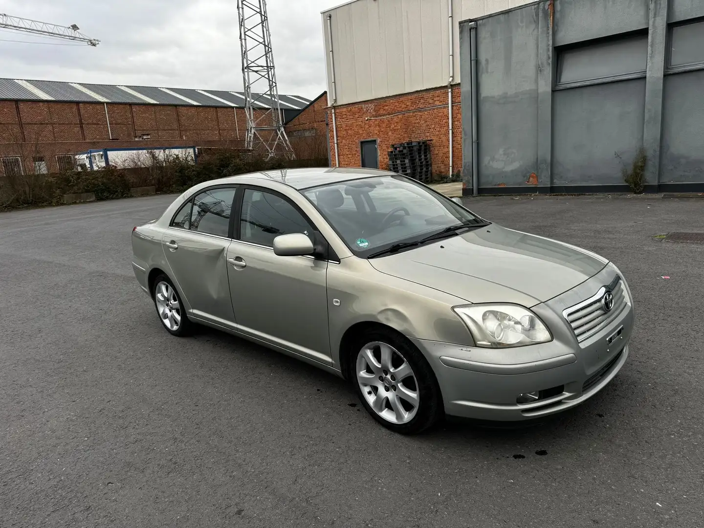 Toyota Avensis Avensis 2.0i VVT-i AIRCO DIGITAL JANTE ALUMINIUM Gris - 2