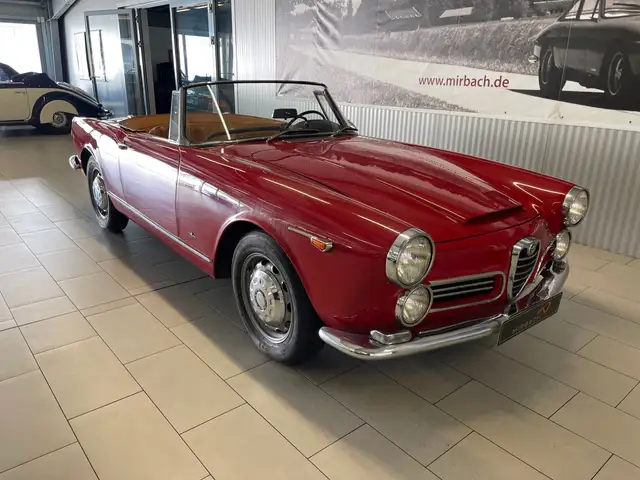 Alfa Romeo Spider view 4