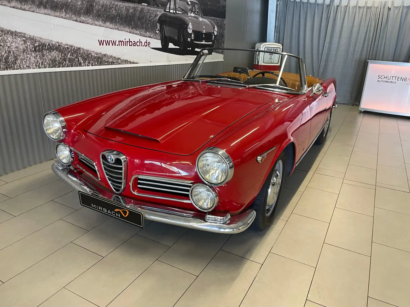Alfa Romeo Spider Touring 2600 Roşu - 2