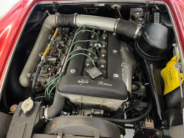 Alfa Romeo Spider view 14