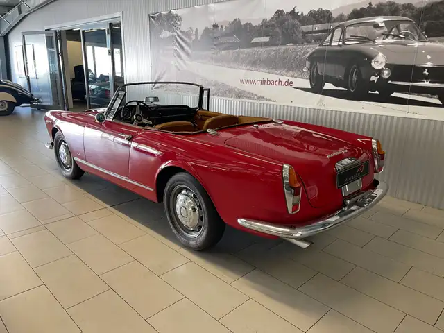 Alfa Romeo Spider view 9