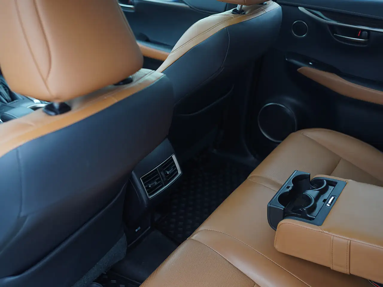 Lexus NX fotografie Lexus NX