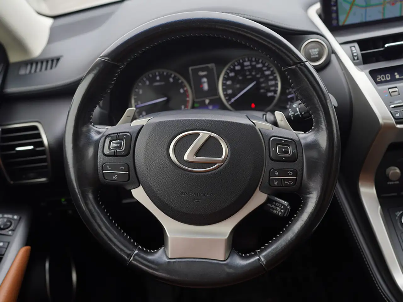 Lexus NX fotografie Lexus NX