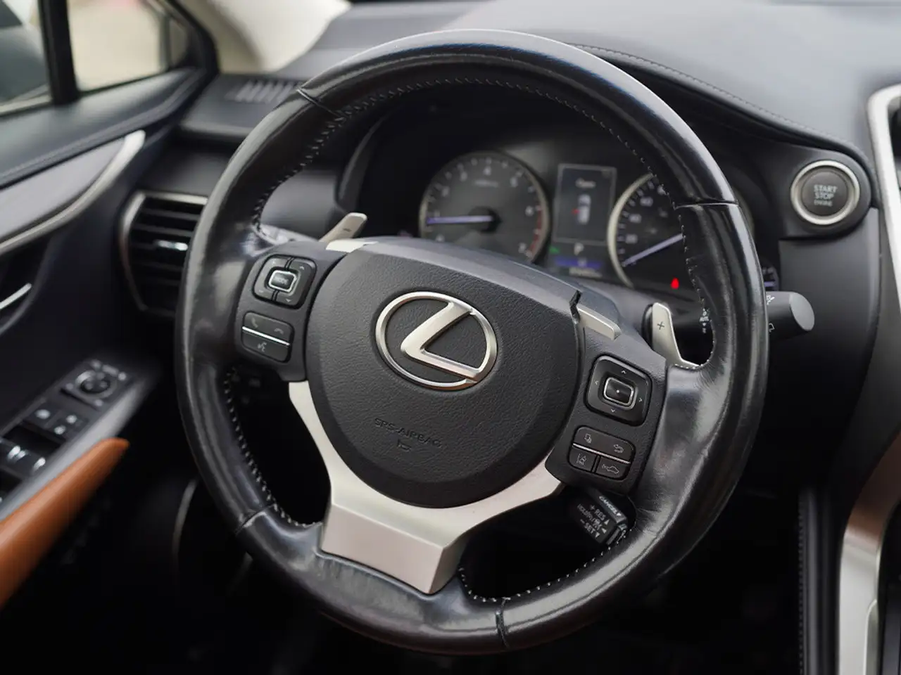 Lexus NX fotografie Lexus NX