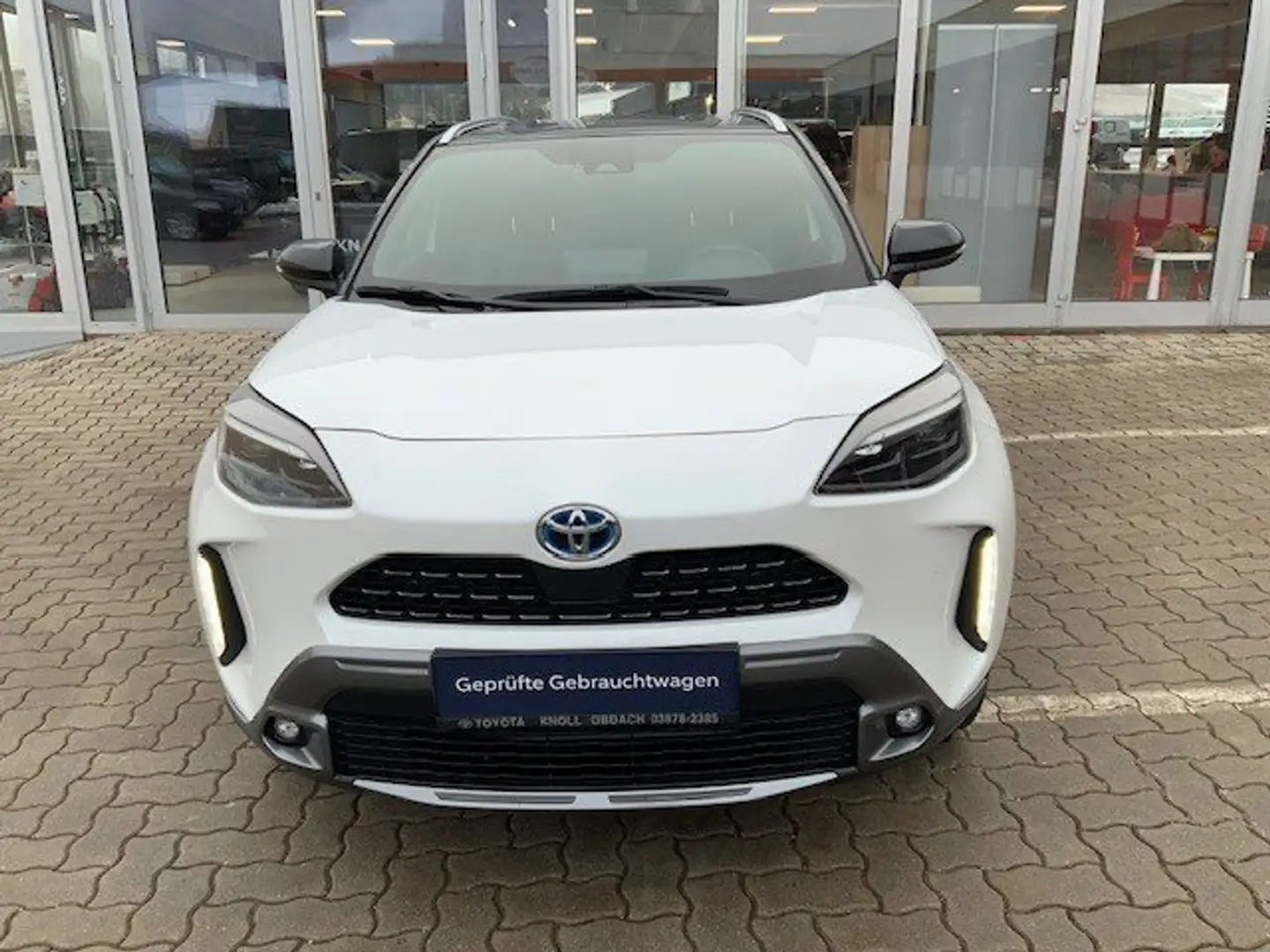 Toyota Yaris Cross 1,5 Hybrid AWD-i Elegant Weiß - 2