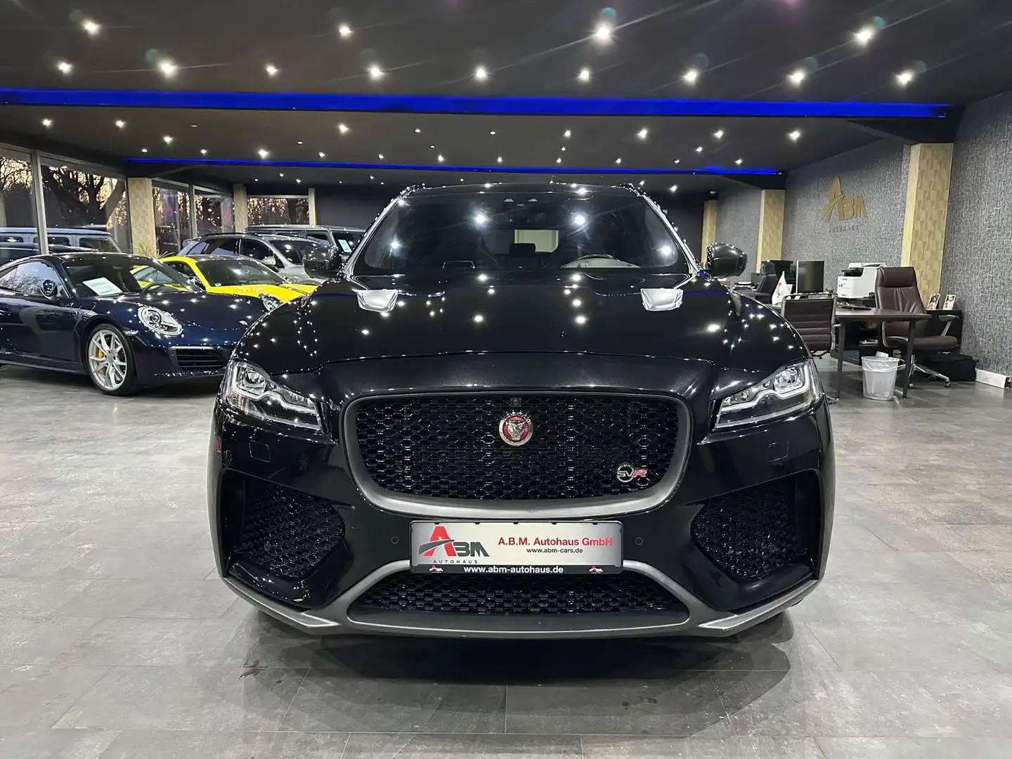 Jaguar F-Pace SVR AWD /CARBON /PANORAMA/ HUD/360°KAMERA Noir - 2