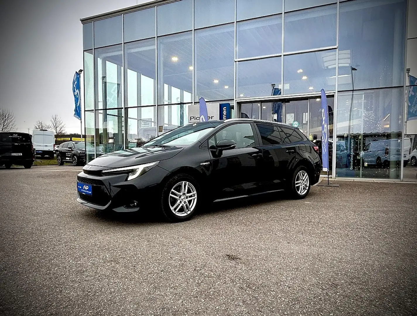 Suzuki Swace 1,8 HEV E-CVT Flash Vollhybrid Schwarz - 2