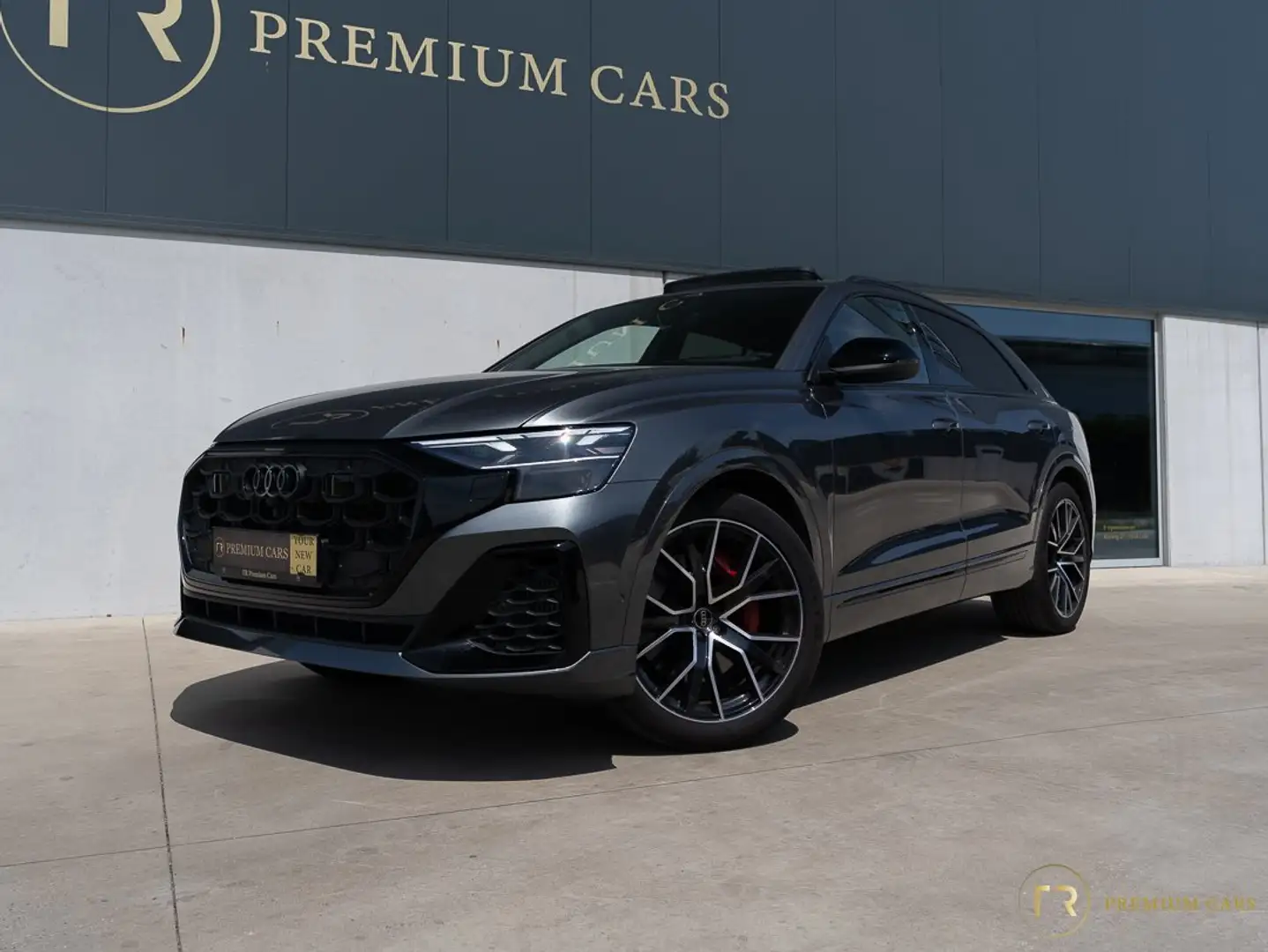 Audi Q8 PHEV l 60 TFSIe l Quattro l S-Line l Pano l Matrix Gris - 2