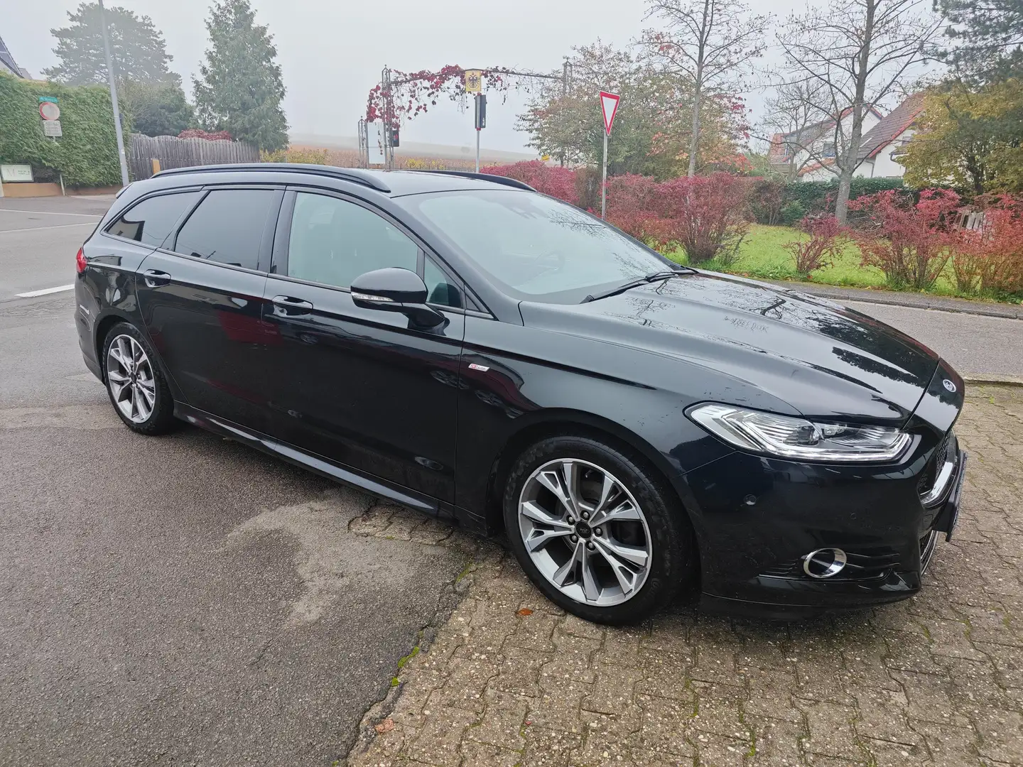 Ford Mondeo ST-Line,HU/AU & KD NEU,AHK abnehmbar Schwarz - 1
