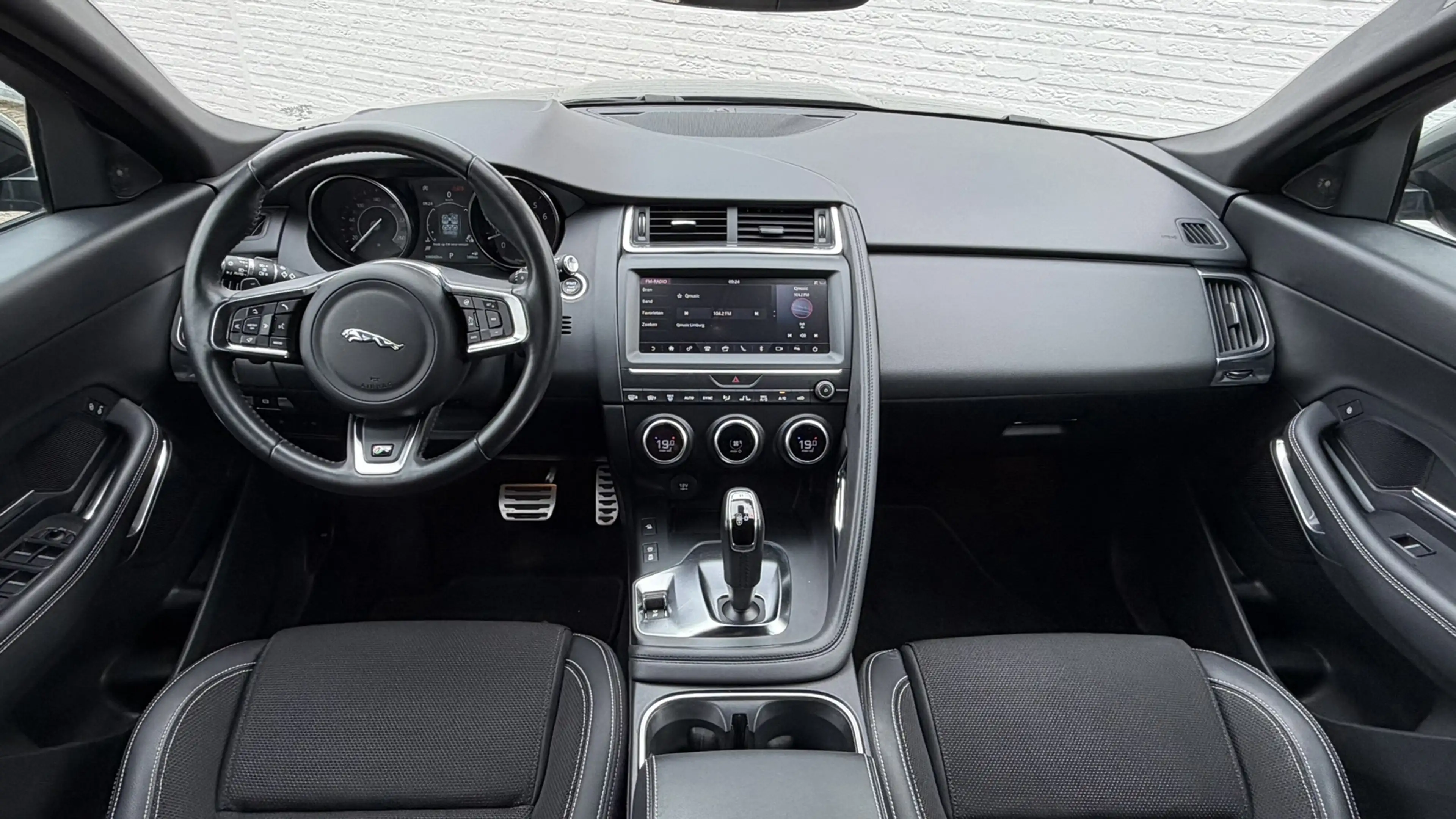 Jaguar E-Pace 2.0 P200 AWD R-Dyn Automaat Cruise Stoel/Stuur Ver — photo 3