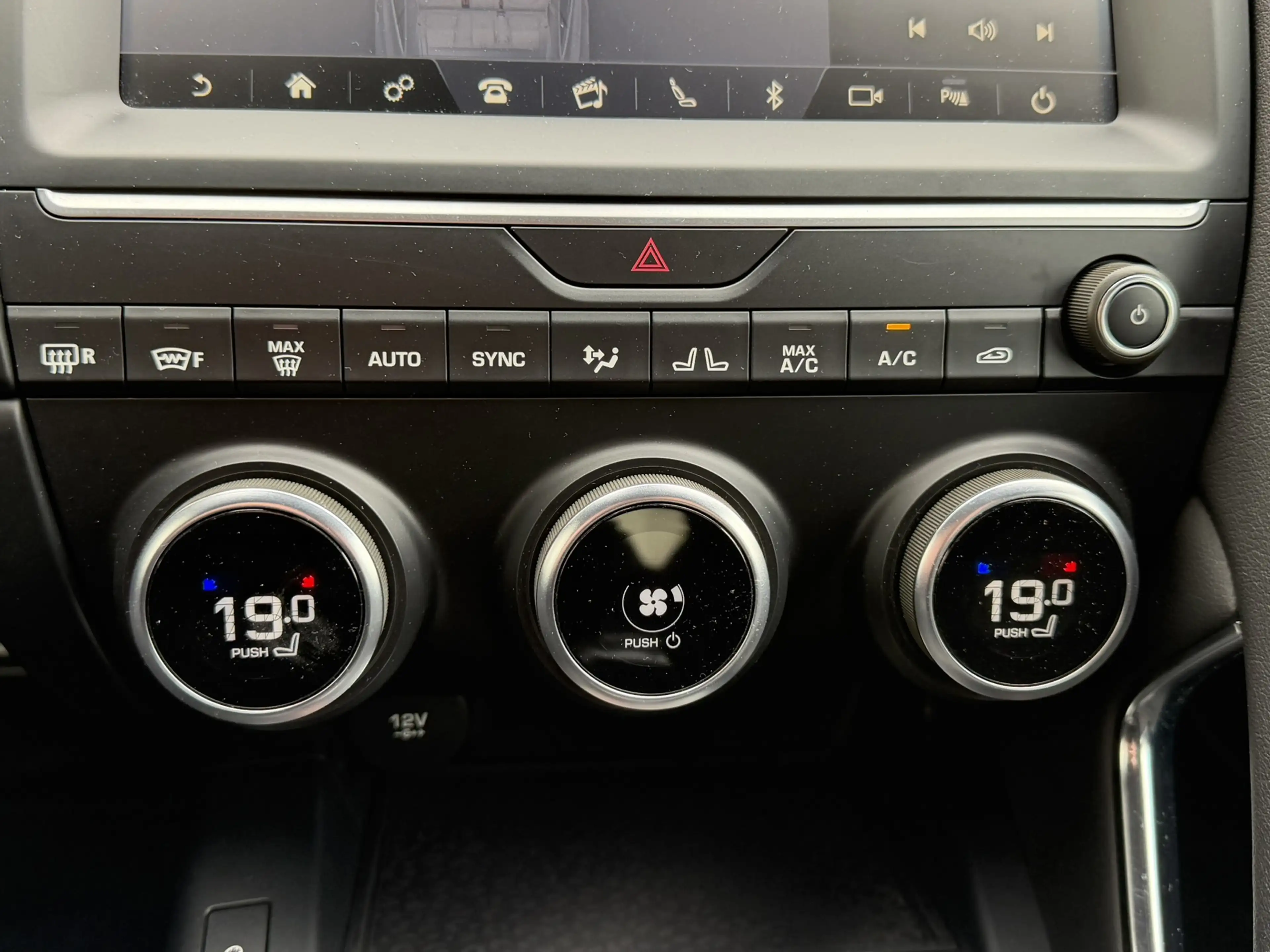 Jaguar E-Pace 2.0 P200 AWD R-Dyn Automaat Cruise Stoel/Stuur Ver — photo 6