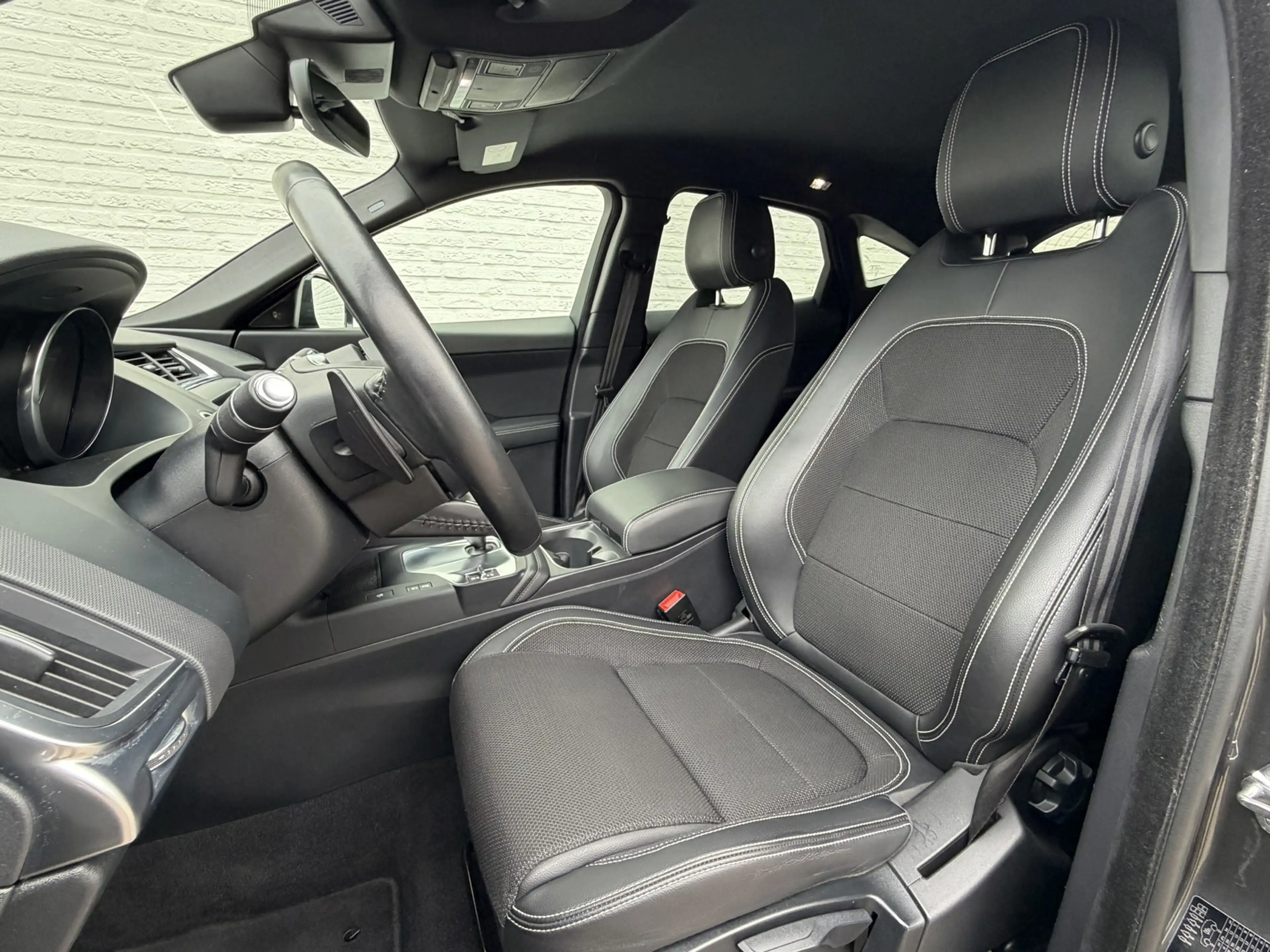 Jaguar E-Pace 2.0 P200 AWD R-Dyn Automaat Cruise Stoel/Stuur Ver — photo 4