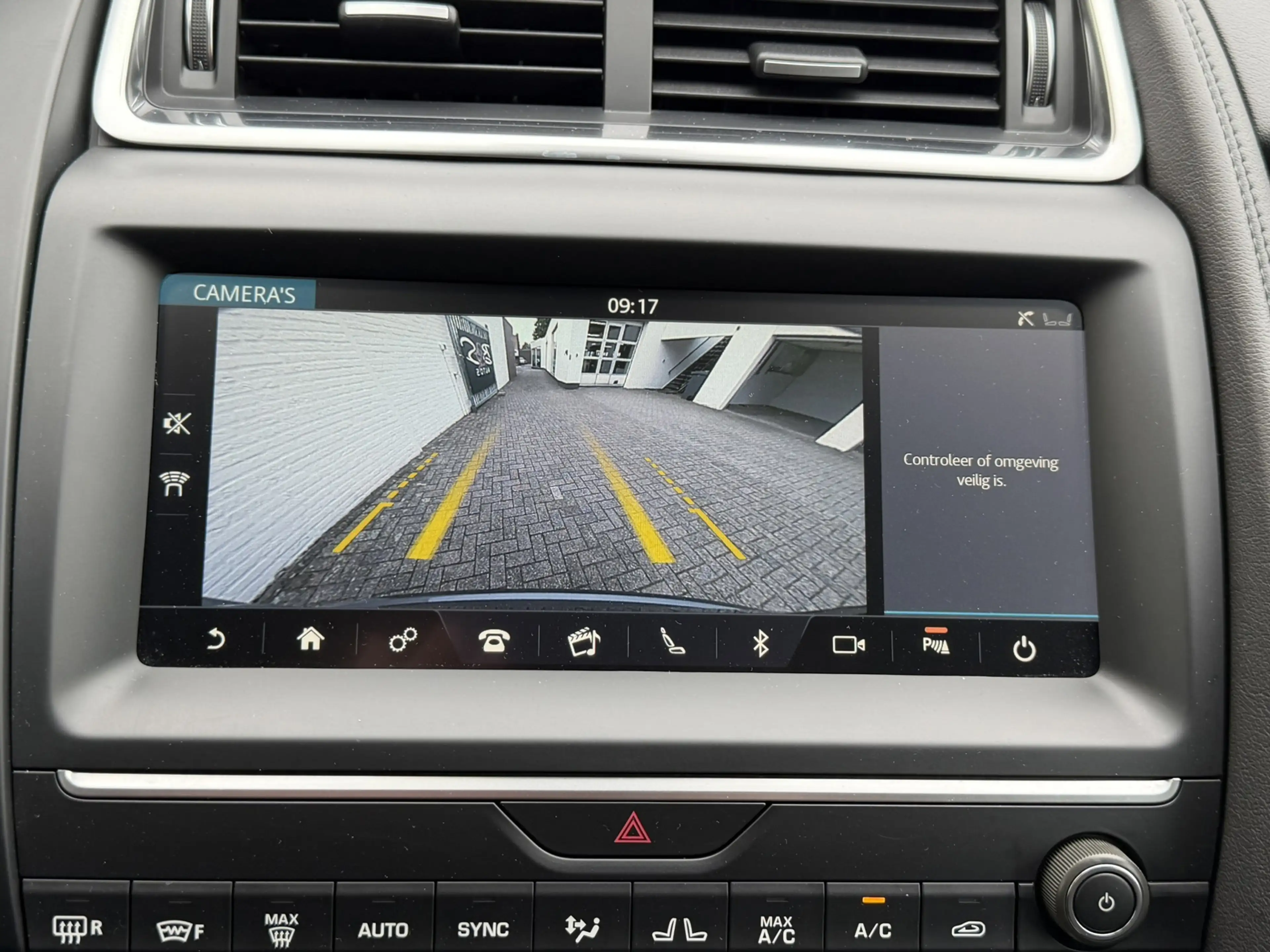 Jaguar E-Pace 2.0 P200 AWD R-Dyn Automaat Cruise Stoel/Stuur Ver — photo 2