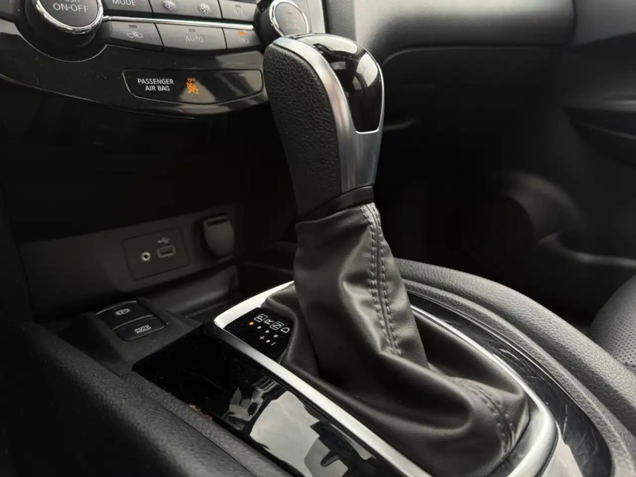 Nissan Qashqai снимка Nissan Qashqai