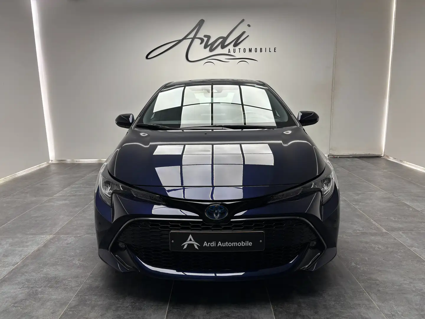 Toyota Corolla 1.8 Hybrid *GARANTIE 12 MOIS*1ER PROP*CAMERA*GPS* Blauw - 2