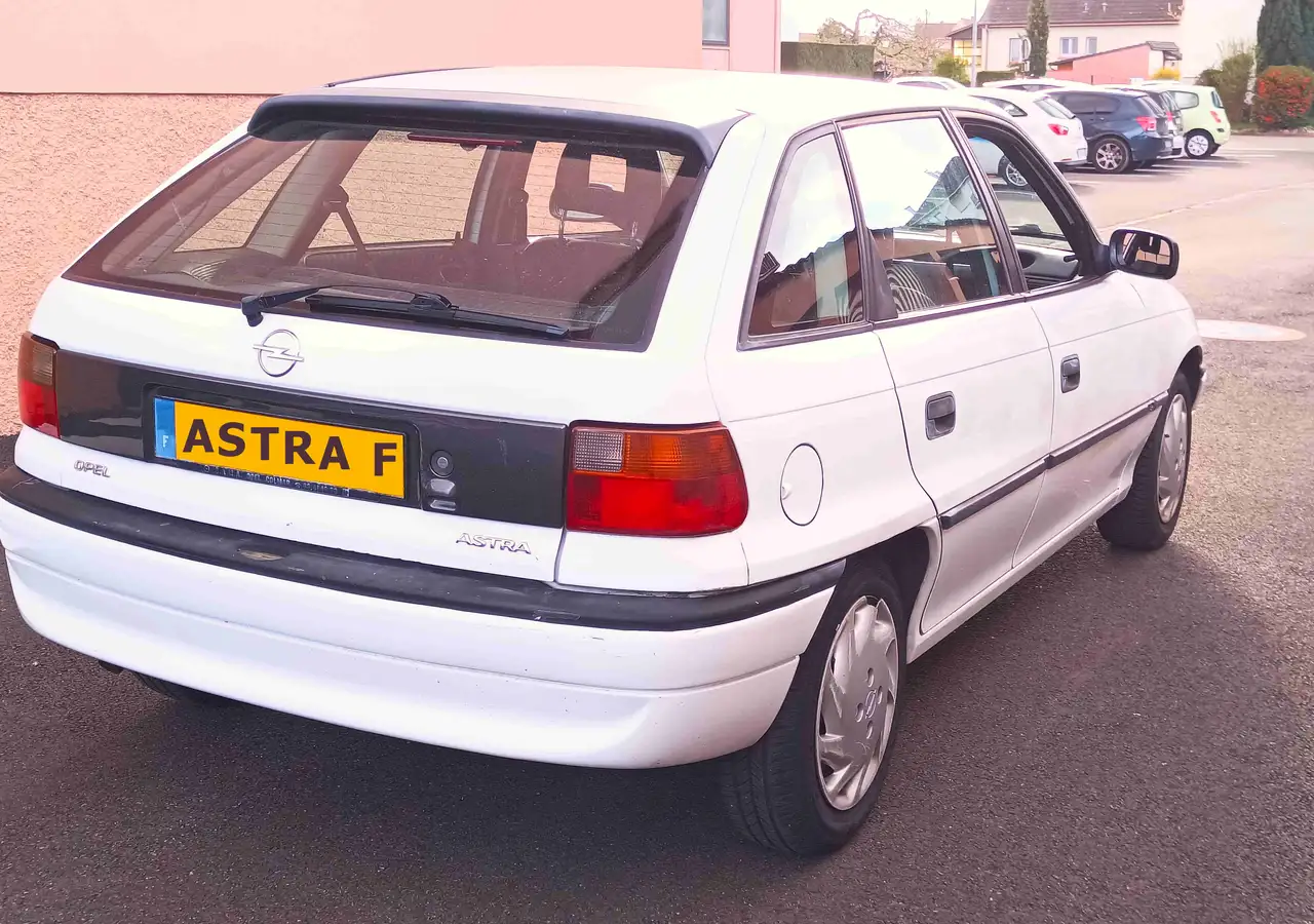 Opel Astra 1.4i GL, foto 5