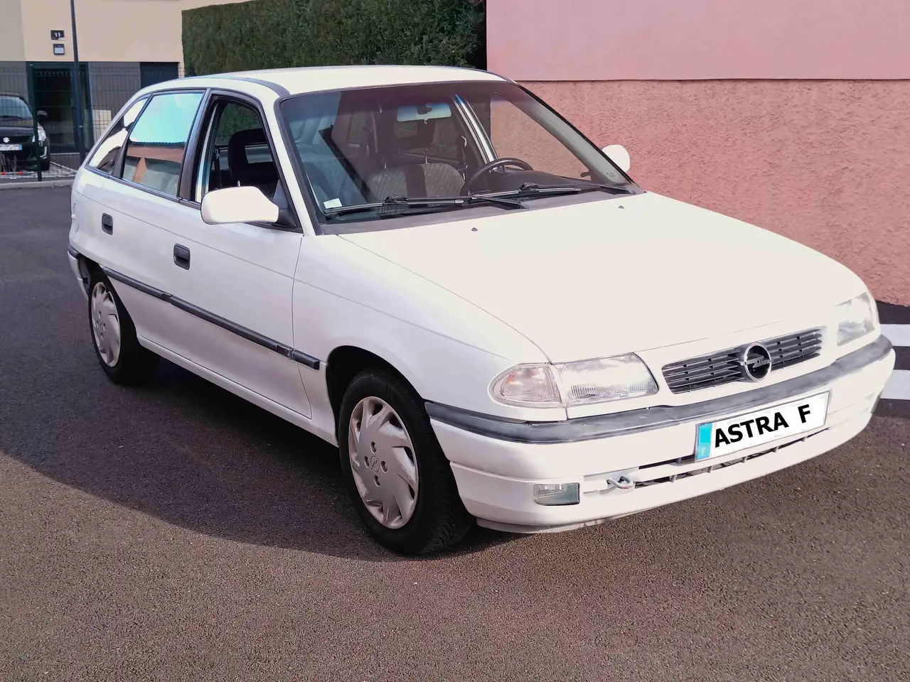 Opel Astra 1.4i GL, foto 1