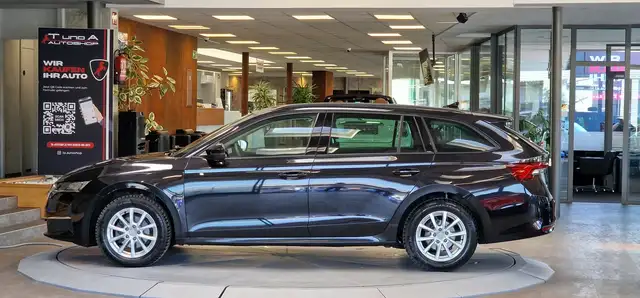 Skoda Octavia view 4