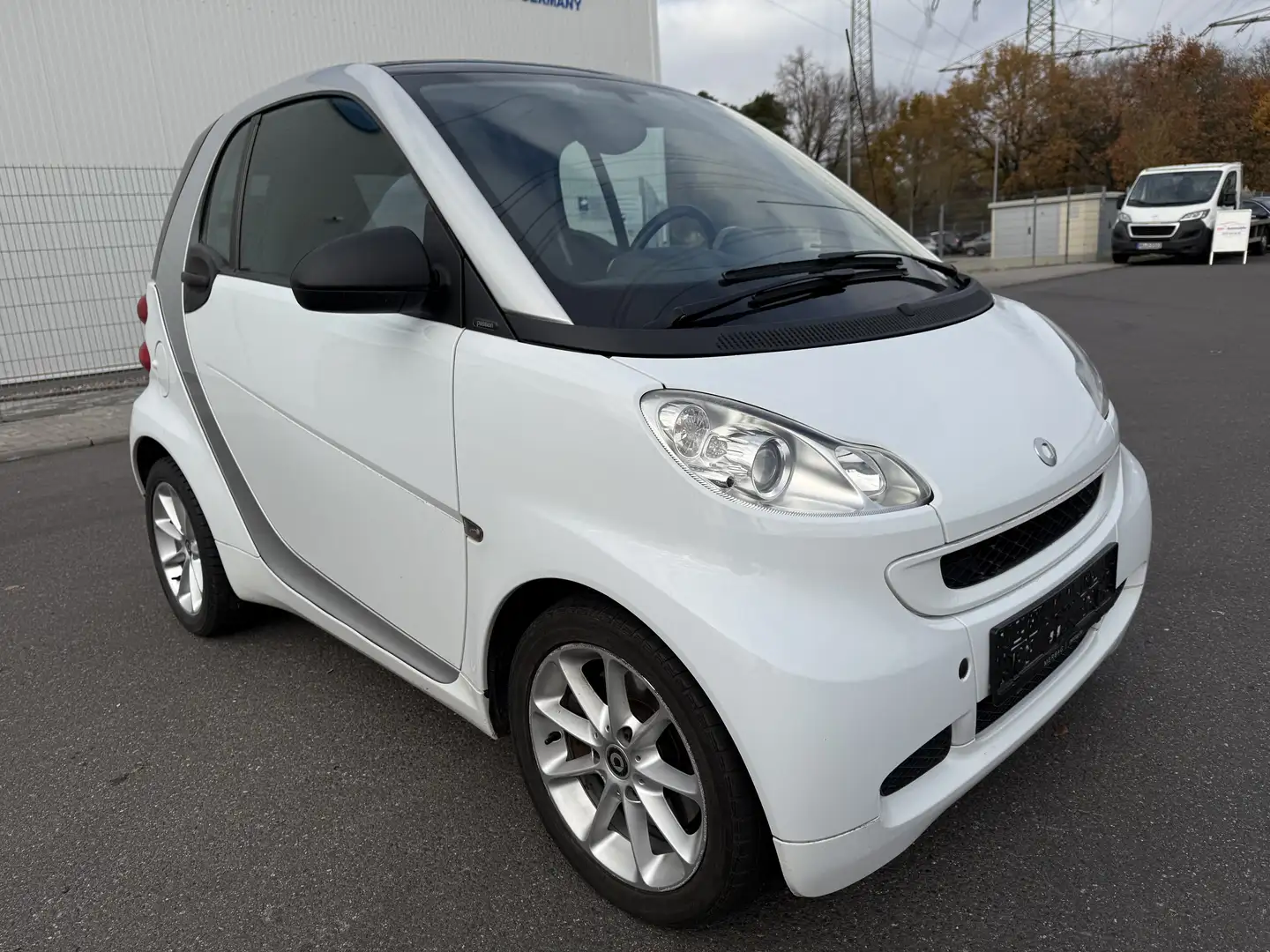 smart forTwo CDI 33 kW (451.300) Tüv 01/2027 Grau - 2
