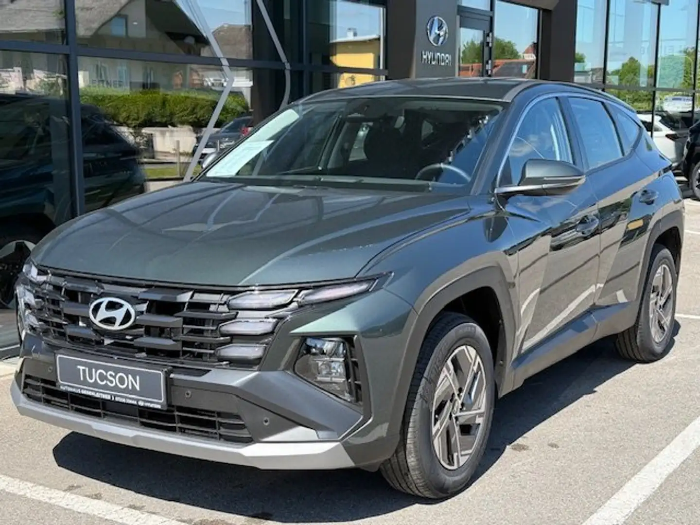 Hyundai TUCSON NX4 Smart Line 1,6 T-GDi PHEV 2WDt5ps1 Winterpaket Grün - 1