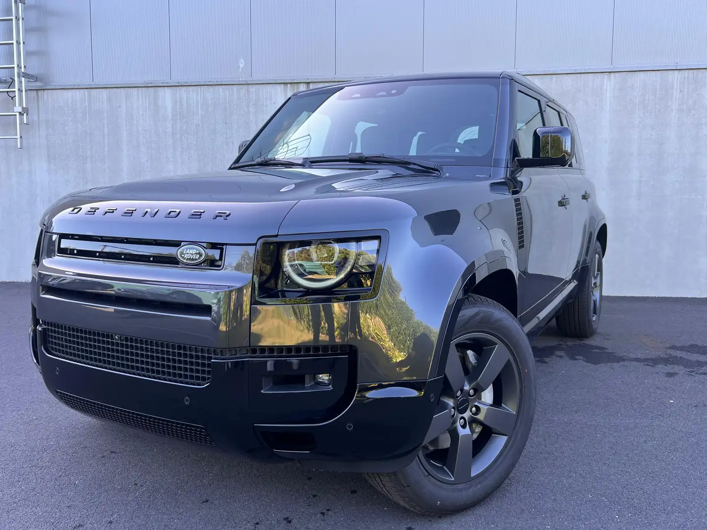 Land Rover Defender 110 D350 X-DYNAMIC HSE Gris - 1