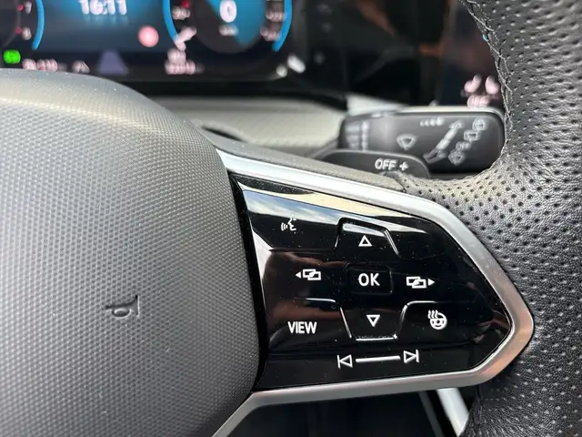 Volkswagen Golf view 19