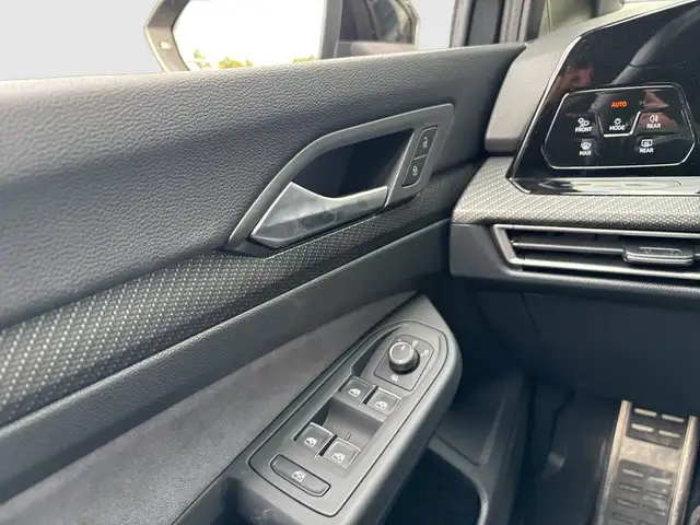 Volkswagen Golf view 20
