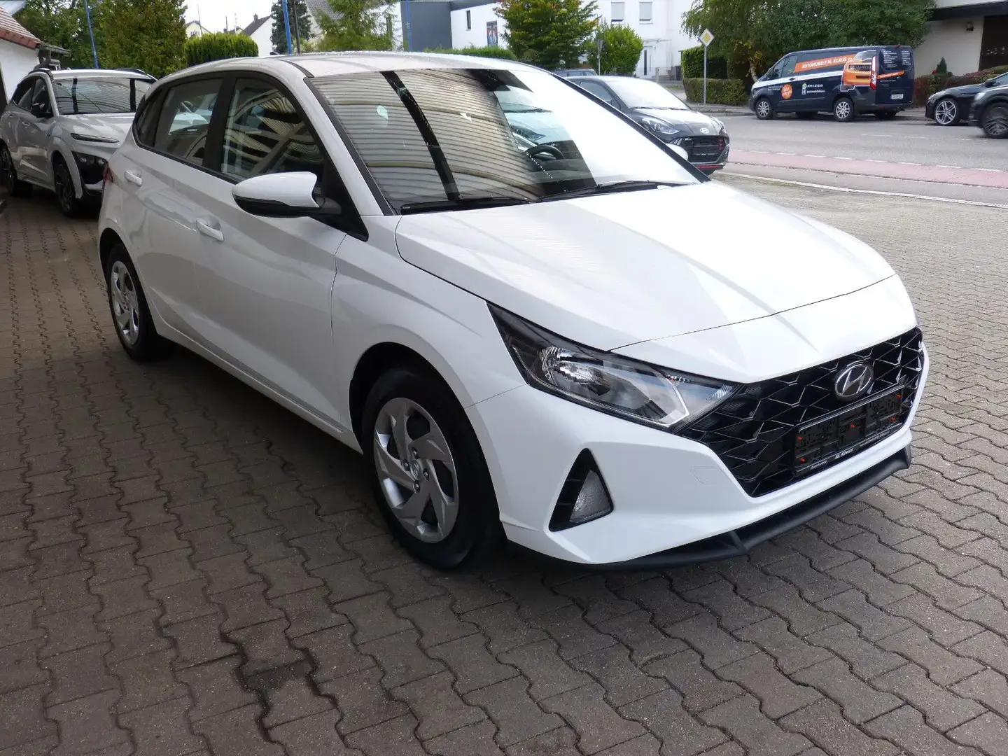 Hyundai i20 LHZ SHZ KLIMAAUT. APPLE KAMERA PDC Weiß - 1
