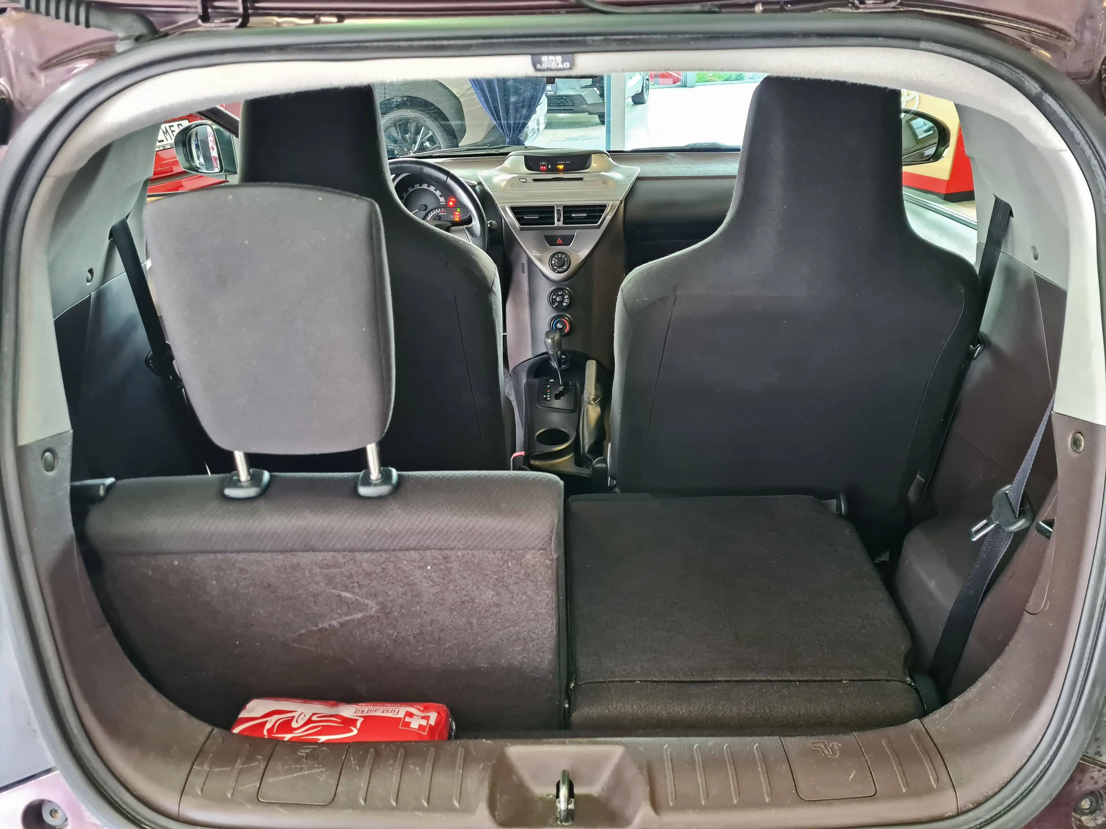 Toyota iQ IQ 1.0 Automatik + Allwetterreifen + — photo 7