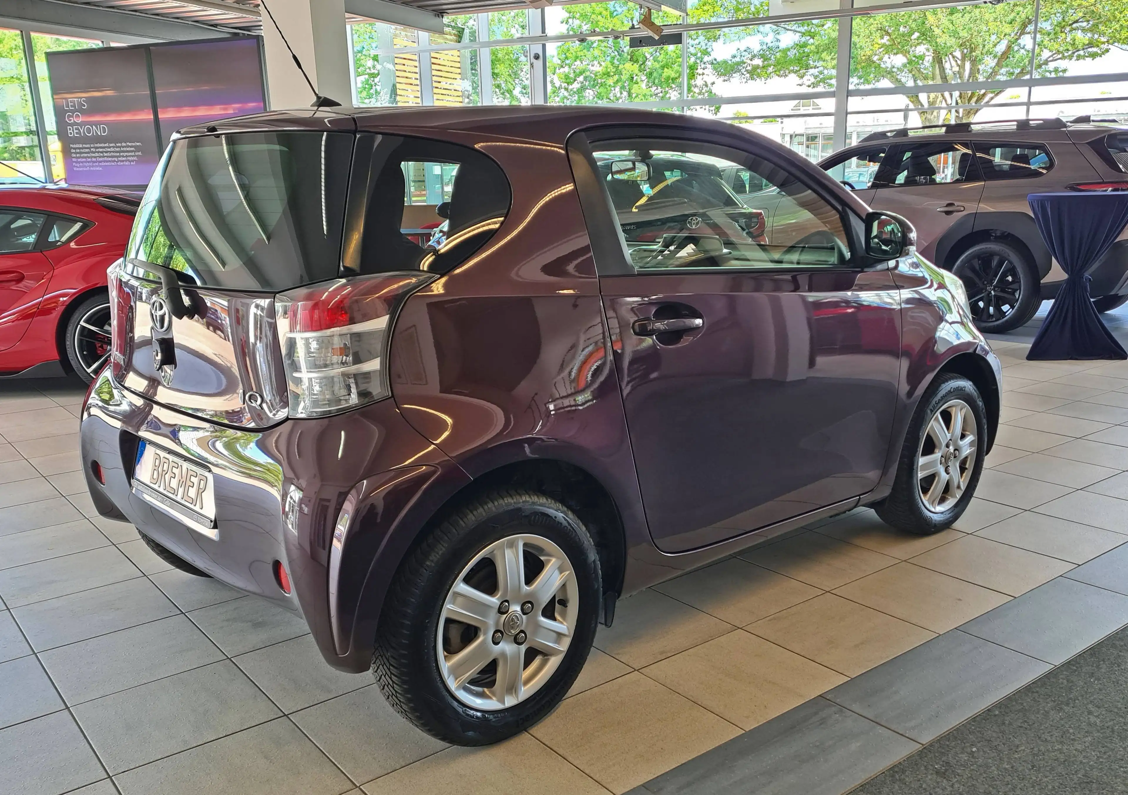 Toyota iQ IQ 1.0 Automatik + Allwetterreifen + — photo 3