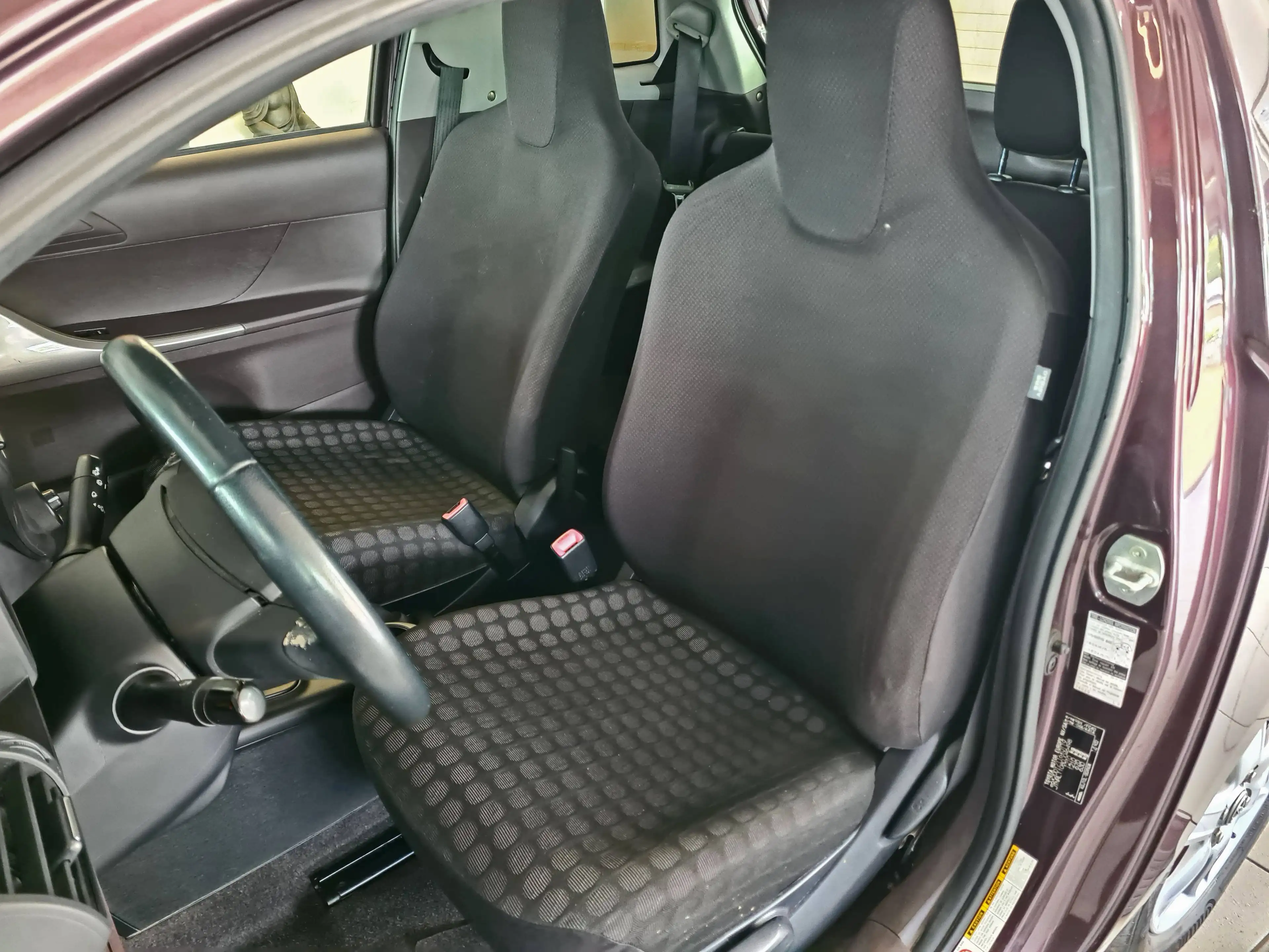 Toyota iQ IQ 1.0 Automatik + Allwetterreifen + — photo 6