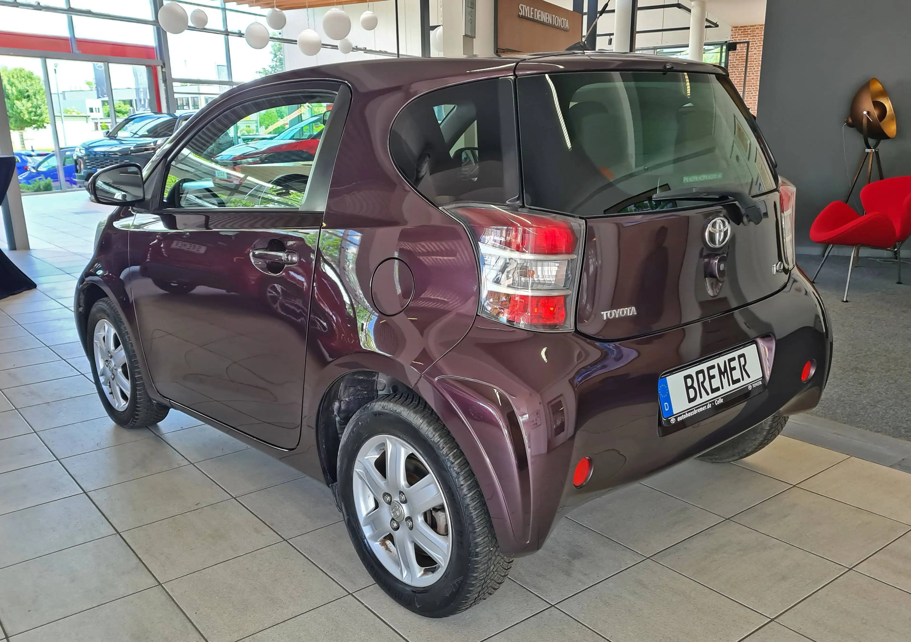 Toyota iQ IQ 1.0 Automatik + Allwetterreifen + — photo 4
