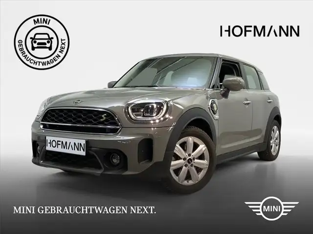 MINI Cooper SE Countryman Essential Trim