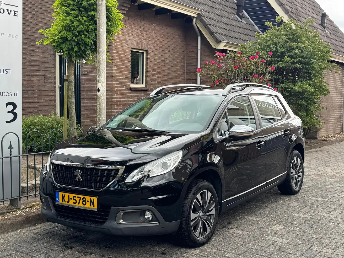 Peugeot 2008 1.2 PureTech Blue Lion Automaat Automaat Zwart - 2