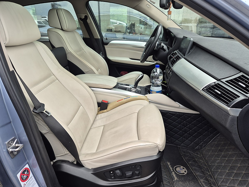 BMW X6 — photo 11