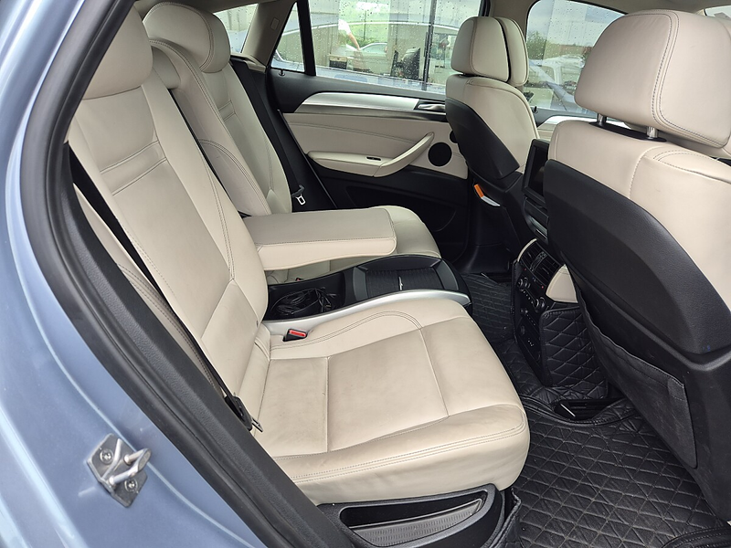 BMW X6 — photo 13