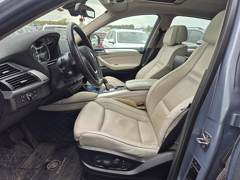 BMW X6 — photo 8